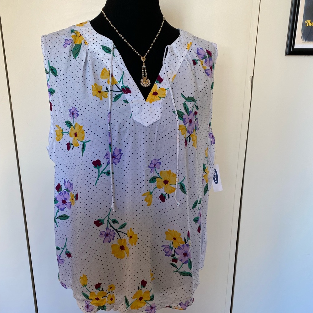 Floral and polka dot blouse (NWT)